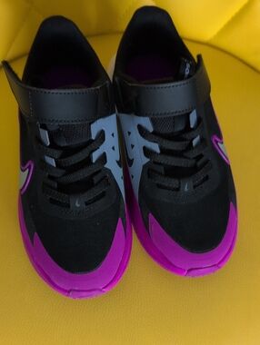 Nike Kids Black and Purple Sneakers with Velcro Strap